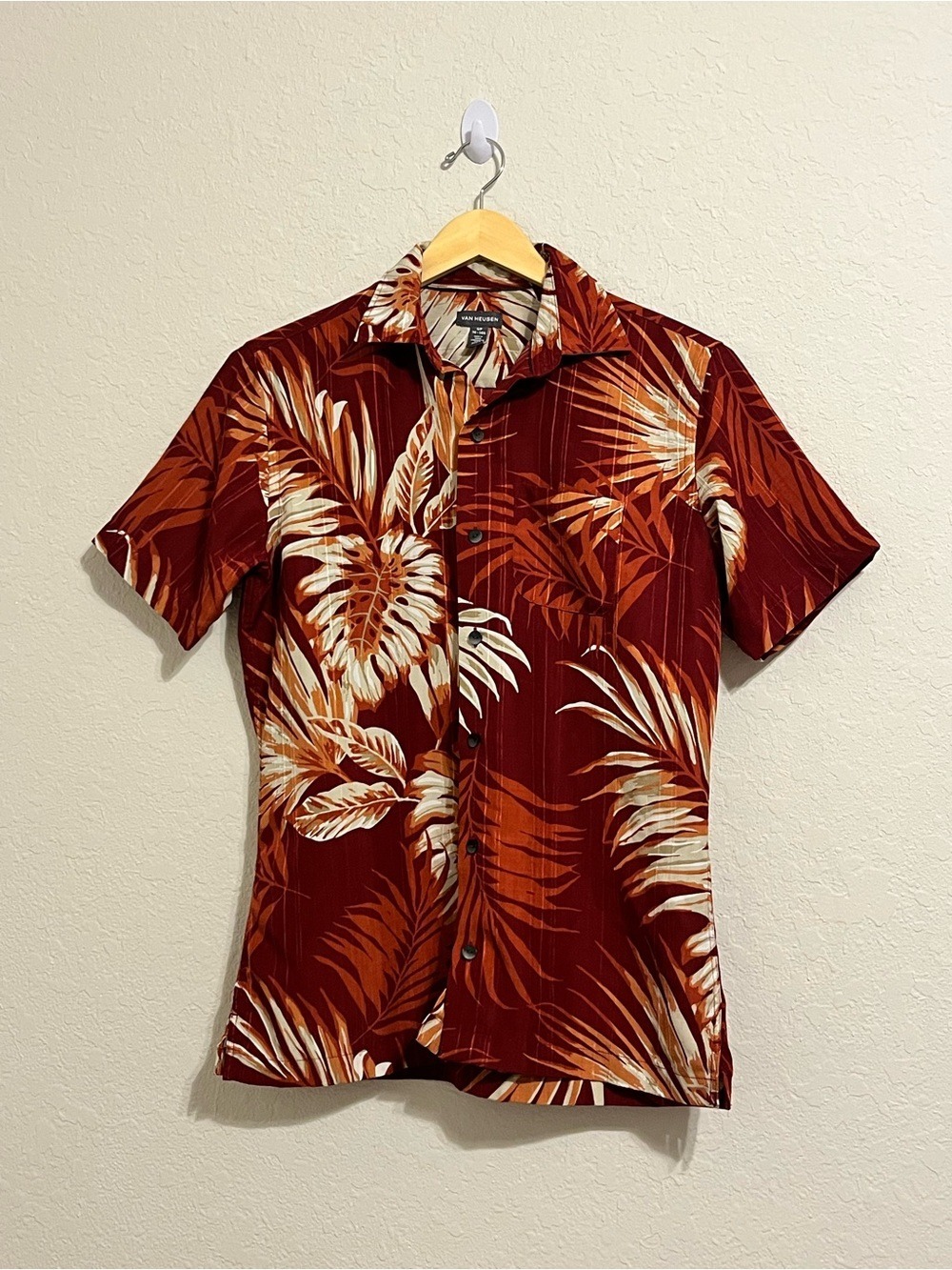 Van Heusen Tropical Hawaiian Shirt Men’s Red Palm Leaf Resort Camp Button Up M